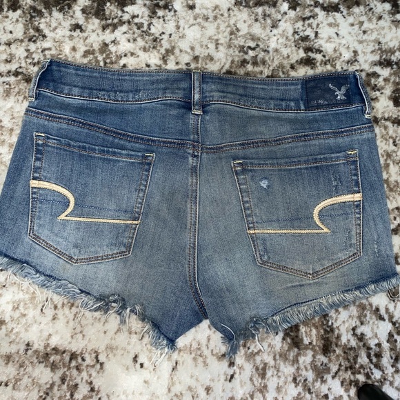 American Eagle Distressed shorts - Picture 2 of 4
